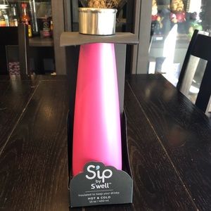 Sip bottle by Swell. Bubblegum Pink